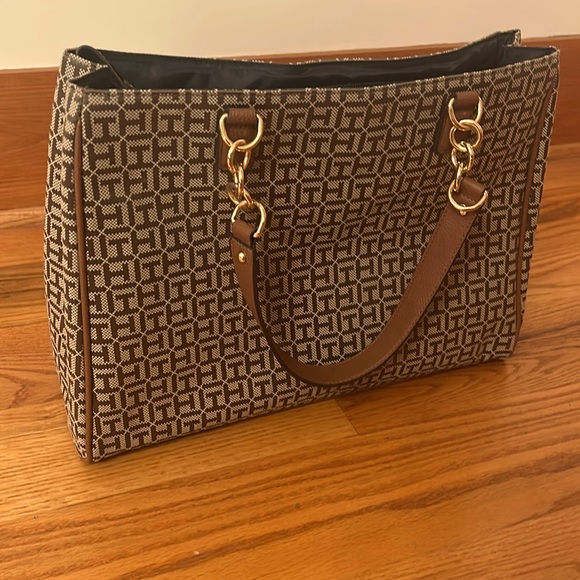 Tommy Hilfiger purse - Picture 2 of 3